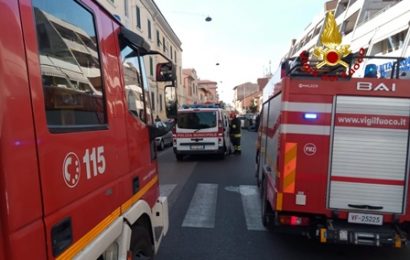 vigili del fuoco. INCIDENTE STRADALE IN VIA FILICAIA