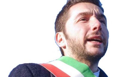 coglionazzi. CARO SINDACO MANGONI, SEI GIOVANE E IMMATURO, FORSE, MA SEI ANCHE FOLLE…