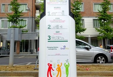 quarrata. AUTO ELETTRICHE, INSTALLATE IN CENTRO DUE COLONNINE PER LA RICARICA