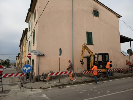 ATTRAVERSAMENTI PEDONALI LUMINOSI, PARTITI I LAVORI IN VIA ANTONELLI