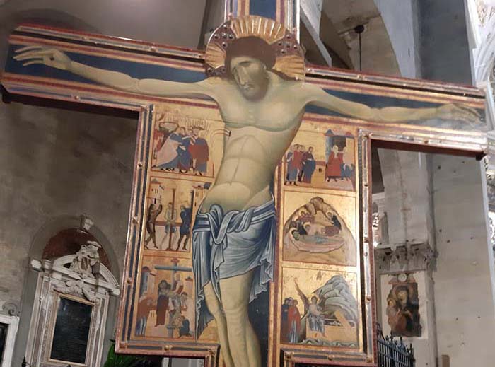 barbari in cattedrale. POVERO CROCIFISSO DI COPPO E SALERNO DI MARCOVALDO!