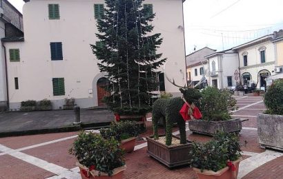 festività. NUOVI ADDOBBI AD AGLIANA