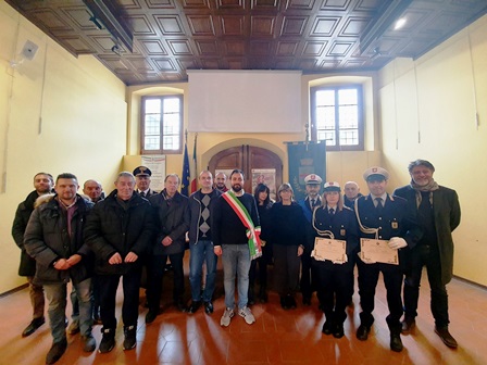 carmignano. POLIZIA MUNICIPALE IN FESTA, UN ECOMIO PER IL LAVORO SVOLTO