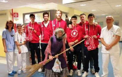 ospedale san jacopo. LA SHOEMAKERS DI MONSUMMANO IN VISITA ALLA PEDIATRIA