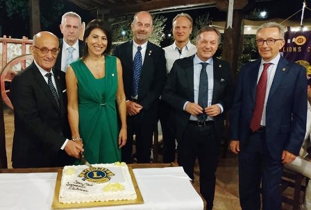 serravalle. TRADIZIONALE PASSAGGIO DELLA CAMPANA PER IL LIONS CLUB