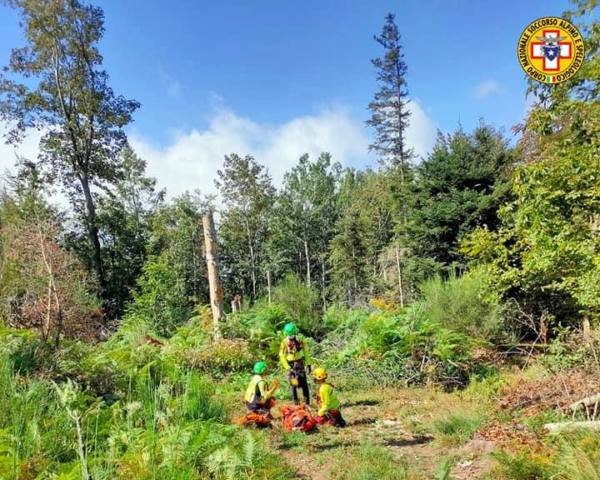 montagna. PUNTA DALLE VESPE, INTERVIENE IL SOCCORSO ALPINO