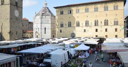 DOMANI MERCATO STRAORDINARIO PRENATALIZIO IN CENTRO STORICO