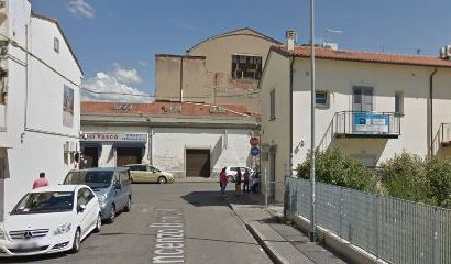 commercio abusivo. SEQUESTRATI FRUTTA, VERDURA E UN AUTOCARRO IN VIA PISTOIESE