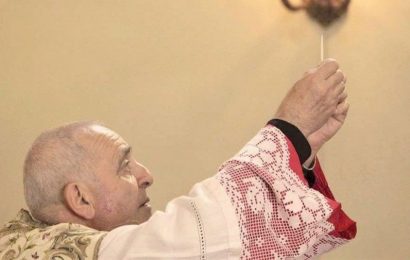 quarrata. DON MARINO MARINI FESTEGGIA CINQUANTA ANNI DI ORDINAZIONE SACERDOTALE