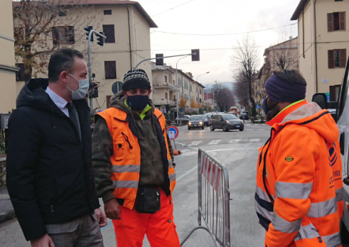 LA ROTATORIA IN VIALE MATTEOTTI DIVENTA DEFINITIVA: PARTITI I LAVORI