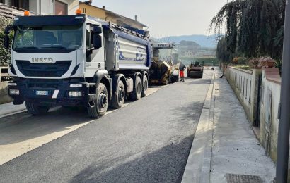 quarrata. NUOVI MARCIAPIEDI, FOGNATURE E ASFALTO IN VIA VERGA