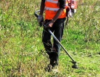 agliana. SFALCIO ERBA, PULIZIA DEI TERRENI PRIVATI E MANUTENZIONE DEI FOSSI