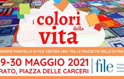 i colori della vita. UN MANTELLO GIGANTE DI 250 METRI QUADRI CUCITO DALLE VOLONTARIE DI FILE