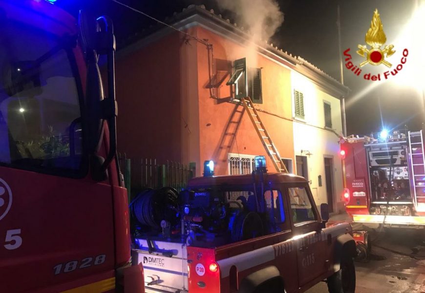 VIGILI DEL FUOCO IN VIA BOLOGNA PER L’INCENDIO DI UN TERRATETTO