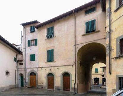 covid. NEL FINE SETTIMANA DIVIETO DI STAZIONAMENTO IN PIAZZETTA ROMANA