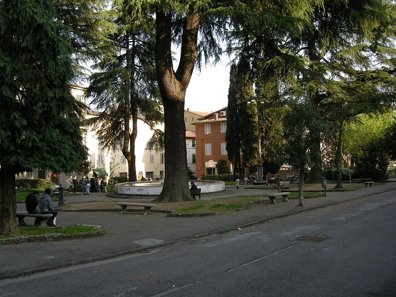 pescia. TORNERÀ IN FUNZIONE AI PRIMI DI LUGLIO LA FONTANA DI PIAZZA MATTEOTTI