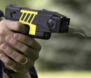 sicurezza. POLIZIOTTI SENZA TASER E TELECAMERE