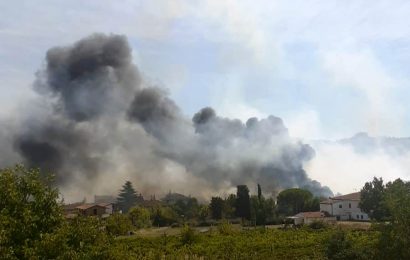 UN VASTO INCENDIO SULLE COLLINE TRA CATENA, COLLE E TIZZANA