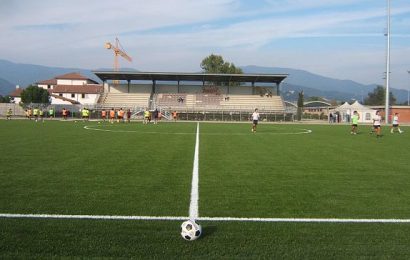 montemurlo. LO STADIO NELLI SI RIFÀ IL LOOK: PARTITI I LAVORI PER IL NUOVO CAMPO DI GIOCO IN ERBA SINTETICA