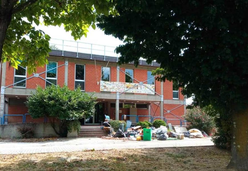 quarrata. RIFIUTI ALLA SCUOLA MEDIA VIGNOLE, IL VICESINDACO ROMITI: SARANNO PORTATI VIA IL 14 SETTEMBRE