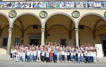 PISTOIA-DIALOGHI SULL’UOMO: PRONTI A TORNARE IN PIAZZA OLTRE 200 VOLONTARI