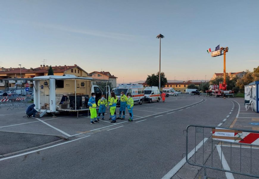 montemurlo. LIONS IN PIAZZA, OLTRE MILLE VISITE MEDICHE DURANTE LA GIORNATA DEDICATA ALLA PREVENZIONE SANITARIA GRATUITA