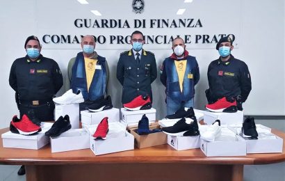 GUARDIA DI FINANZA: DEVOLUTE IN BENEFICENZA 200 PAIA DI SCARPE