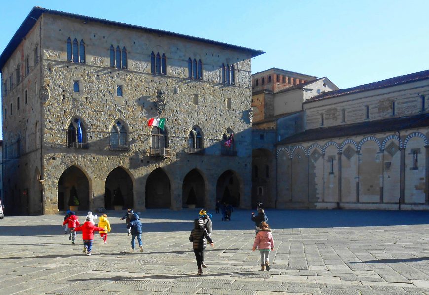 mettiamoci a giocare! SEI POMERIGGI IN PIAZZA DEL DUOMO IN COMPAGNIA DEI GIOCHI DEL PASSATO