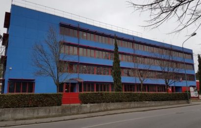 montemurlo. SCUOLA MEDIA, TUBO ROTTO NEL FINE SETTIMANA, ALCUNE AULE ALLAGATE