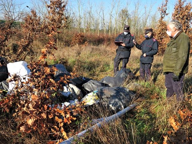 quarrata. DISCARICHE ABUSIVE, I CARABINIERI FORESTALI SULLE TRACCE DEI RESPONSABILI