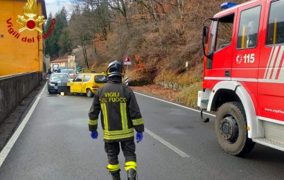 FRONTALE TRA AUTO, MUORE UNA DONNA DI 68 ANNI