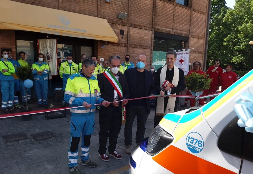 quarrata. MISERICORDIA, INAUGURATA UNA NUOVA AUTOAMBULANZA