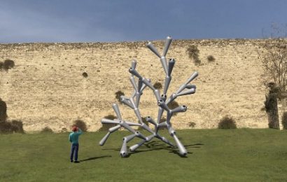 “SPINDLES”, L’OPERA DI LORIS CECCHINI IN DONO ALLA CITTÀ