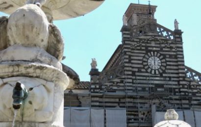 DUOMO, LA FACCIATA È PRONTA PER LE OSTENSIONI