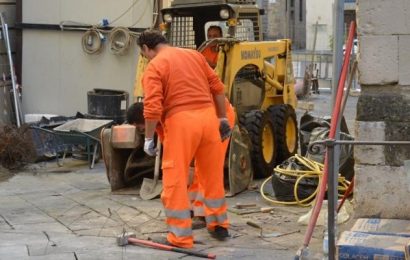 PARTE LA MANUTENZIONE STRAORDINARIA AI LASTRICATI DI PIAZZA GARIBALDI