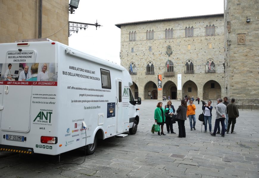 PREVENZIONE IN PIAZZA DEL DUOMO SULL’AMBULATORIO MOBILE ANT