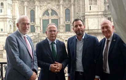 PISTOIA E SANTIAGO DE COMPOSTELA VERSO LA FIRMA DEL GEMELLAGGIO