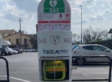 montemurlo. FURTO DEL DEFIBRILLATORE AL PARCO MEONI, ANDREA BORELLI (TESSITURA ITALIA) NE DONA DUE NUOVI