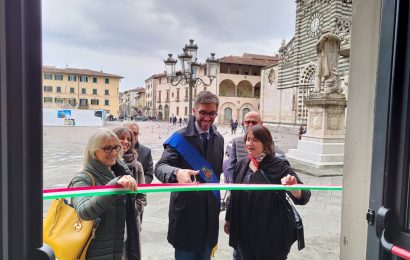 PUGGELLI CONSEGNA LE CHIAVI DI PALAZZO VESTRI ALLA PRESIDE DEL DAGOMARI