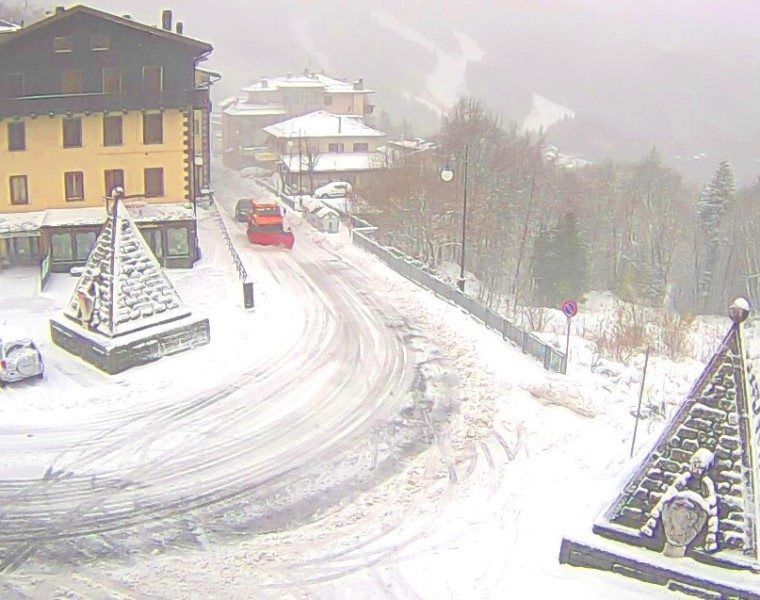 ABETONE, SCUOLA AL FREDDO E SEGGGIOVIA CHIUSA: È POLEMICA