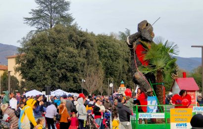 CARNEVALE PISTOIESE, DOMANI 19 FEBBRAIO L’ULTIMA SFILATA DEI CARRI