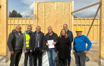 IL PRESIDENTE CALAMAI VISITA IL CANTIERE DELLA SCUOLA DI LEGNO