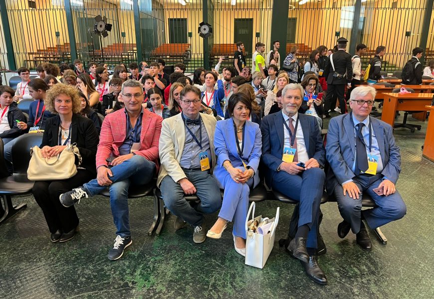 UNA DELEGAZIONE DI STUDENTI, DIRIGENTI E DOCENTI TOSCANI ALLA COMMEMORAZIONE DELLA STRAGE DI CAPACI