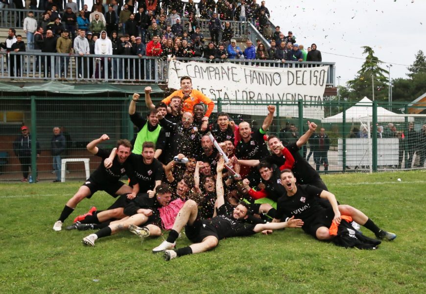 LA PRIMA SQUADRA DEL MONTEMURLO JOLLY CALCIO CENTRA LA PROMOZIONE E VOLA IN SECONDA CATEGORIA