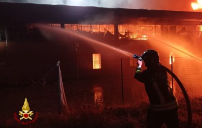 poggio. DUE ATTIVITÀ INDUSTRIALI DISTRUTTE DALLE FIAMME