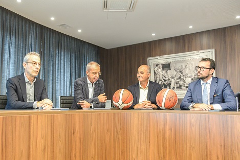 BANCA ALTA TOSCANA E PISTOIA BASKET 2000 ANCORA INSIEME