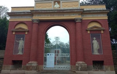 quarrata. IL PORTALE MONUMENTALE DI VILLA LA MAGIA TORNA A SPLENDERE