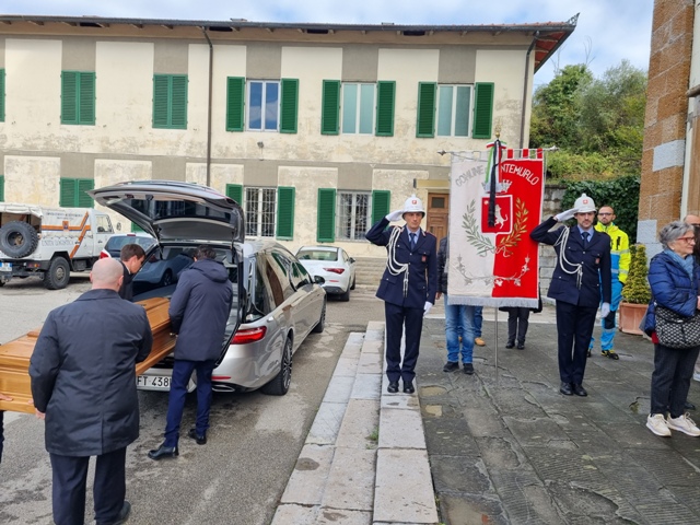 MONTEMURLO, È IL GIORNO DEL LUTTO CITTADINO