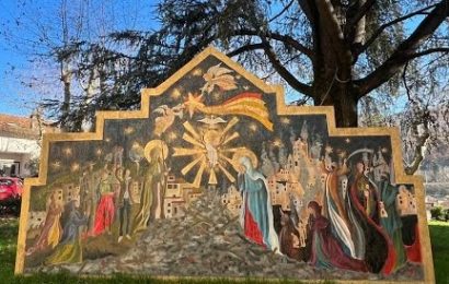 UNA NATIVITÀ DAI TEMI ATTUALI ESPOSTA ALL’ESTERNO DELLA BADIA DI VAIANO