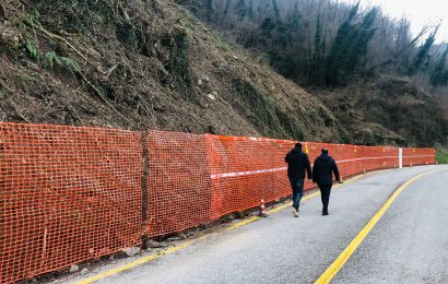 valdibisenzio. INTERVENTI DI SOMMA URGENZA: IL SOPRALLUOGO DEL PRESIDENTE CALAMAI LUNGO LA SR325